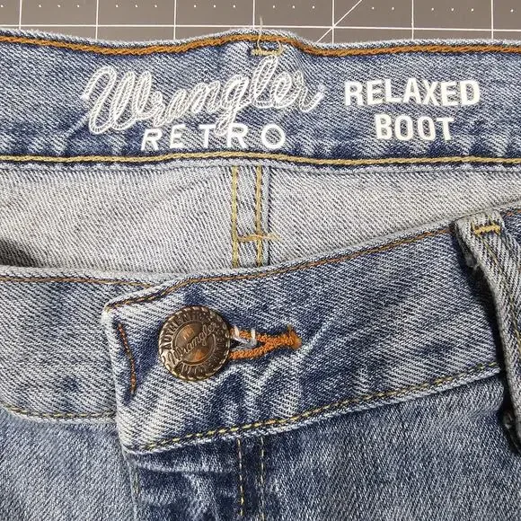 Wrangler Retro Jeans 38x31 Relaxed Boot Cut Cowboy Western Grunge Light Wash - Picture 5 of 14